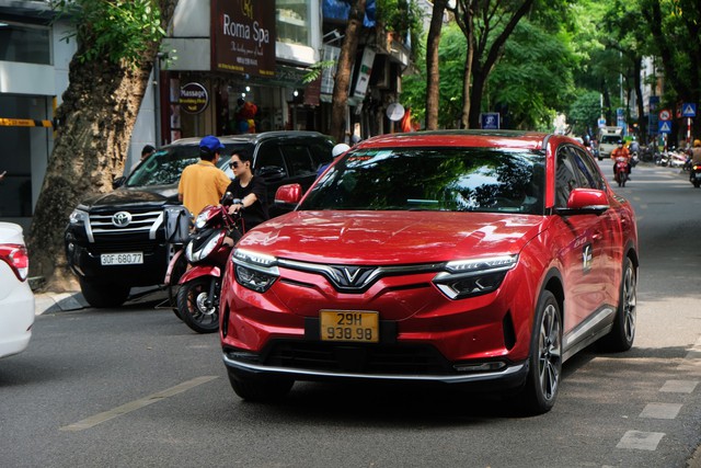 Chạy taxi bằng xe điện: Nhiều lợi thế hơn xe xăng nhưng vẫn còn 1 chặng đường dài để phổ cập tại Việt Nam- Ảnh 3. Chạy taxi bằng xe điện: Nhiều lợi thế hơn xe xăng nhưng vẫn còn 1 chặng đường dài để phổ cập tại Việt Nam- Ảnh 3.