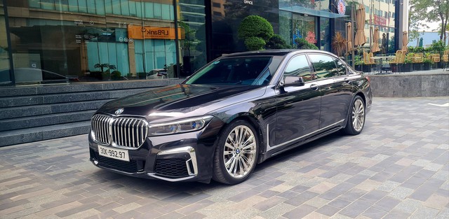 Chào BMW 750Li giá hơn 800 triệu, người bán khẳng định: ‘Tiền làm xe đắt hơn tiền xe, tiết kiệm xăng hơn Camry’- Ảnh 2. Chào BMW 750Li giá hơn 800 triệu, người bán khẳng định: ‘Tiền làm xe đắt hơn tiền xe, tiết kiệm xăng hơn Camry’- Ảnh 2.