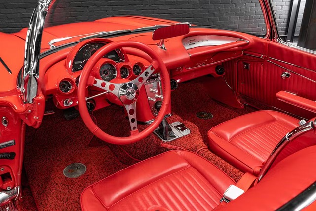 Hồi sinh xe cổ - Trào lưu chơi xe mới đang được giới đại gia ưa chuộng, có chiếc đỉnh cao đến mức Porsche phải nể phục- Ảnh 2. Hồi sinh xe cổ - Trào lưu chơi xe mới đang được giới đại gia ưa chuộng, có chiếc đỉnh cao đến mức Porsche phải nể phục- Ảnh 2.