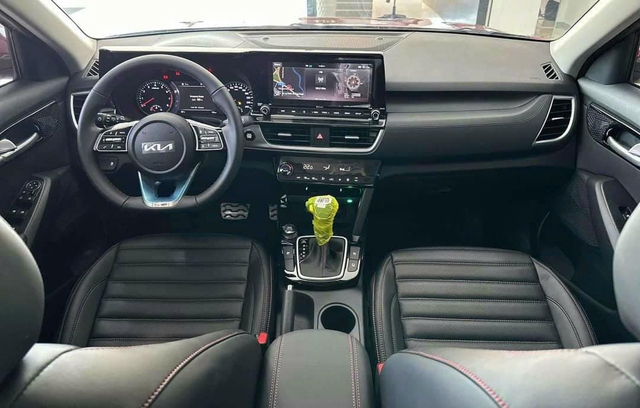 Đại lý xả hàng tồn, Kia Seltos giảm giá đến 50 triệu đồng: Bản cao cấp nhất rẻ hơn HR-V tiêu chuẩn, khách mua phải đánh đổi đời xe- Ảnh 8. Đại lý xả hàng tồn, Kia Seltos giảm giá đến 50 triệu đồng: Bản cao cấp nhất rẻ hơn HR-V tiêu chuẩn, khách mua phải đánh đổi đời xe- Ảnh 8.