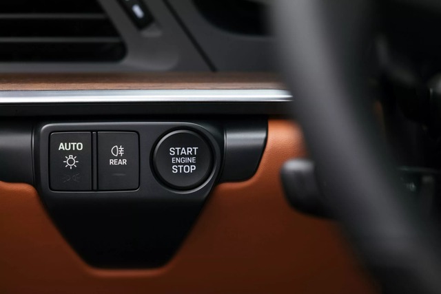 Porsche 911 2025 ra mắt: Lần đầu có bản hybrid, bỏ số sàn, bỏ hàng ghế sau- Ảnh 6. Porsche 911 2025 ra mắt: Lần đầu có bản hybrid, bỏ số sàn, bỏ hàng ghế sau- Ảnh 6.