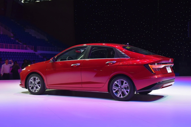 Hyundai Accent 2024 tại Việt Nam khác biệt thế nào so với Ấn Độ: Không có động cơ turbo, thiếu nhiều trang bị tiện nghi nhưng vẫn nhỉnh hơn ở 2 điểm- Ảnh 14. Hyundai Accent 2024 tại Việt Nam khác biệt thế nào so với Ấn Độ: Không có động cơ turbo, thiếu nhiều trang bị tiện nghi nhưng vẫn nhỉnh hơn ở 2 điểm- Ảnh 14.