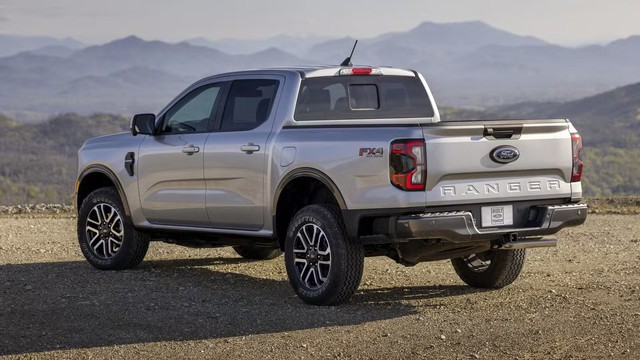 Ford Ranger thường giờ cũng có tùy chọn V6 mới nhưng khó về Việt Nam - Ảnh 3. Ford Ranger thường giờ cũng có tùy chọn V6 mới nhưng khó về Việt Nam - Ảnh 3.