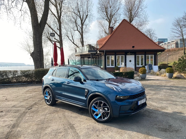 Lynk & Co 01 sắp về phiên bản mới: Bổ sung nhiều trang bị, giá dự kiến 1,1 tỷ đồng, khách mua sớm chỉ ngang giá CX-5- Ảnh 2. Lynk & Co 01 sắp về phiên bản mới: Bổ sung nhiều trang bị, giá dự kiến 1,1 tỷ đồng, khách mua sớm chỉ ngang giá CX-5- Ảnh 2.