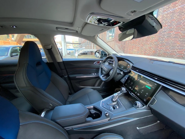 Lynk & Co 01 sắp về phiên bản mới: Bổ sung nhiều trang bị, giá dự kiến 1,1 tỷ đồng, khách mua sớm chỉ ngang giá CX-5- Ảnh 7. Lynk & Co 01 sắp về phiên bản mới: Bổ sung nhiều trang bị, giá dự kiến 1,1 tỷ đồng, khách mua sớm chỉ ngang giá CX-5- Ảnh 7.