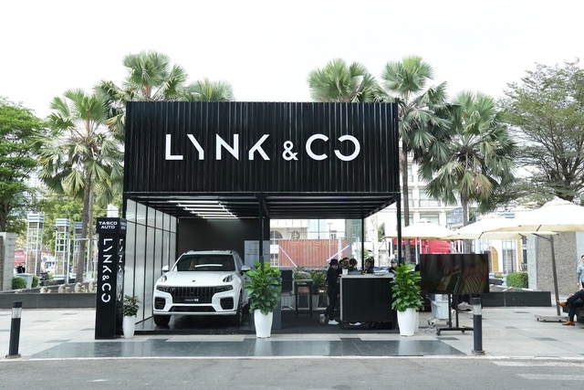 Lynk & Co mở pop-up showroom di động tại nhiều tỉnh thành trong cả nước- Ảnh 1. Lynk & Co mở pop-up showroom di động tại nhiều tỉnh thành trong cả nước- Ảnh 1.