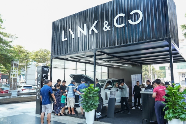 Lynk & Co mở pop-up showroom di động tại nhiều tỉnh thành trong cả nước- Ảnh 4. Lynk & Co mở pop-up showroom di động tại nhiều tỉnh thành trong cả nước- Ảnh 4.
