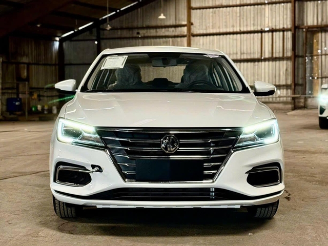 ‘Sedan rẻ nhất Việt Nam’ MG5 giảm giá kỷ lục tại đại lý: Bản base còn hơn 320 triệu, rẻ hơn i10 dù cỡ lớn hơn Accent- Ảnh 2. ‘Sedan rẻ nhất Việt Nam’ MG5 giảm giá kỷ lục tại đại lý: Bản base còn hơn 320 triệu, rẻ hơn i10 dù cỡ lớn hơn Accent- Ảnh 2.