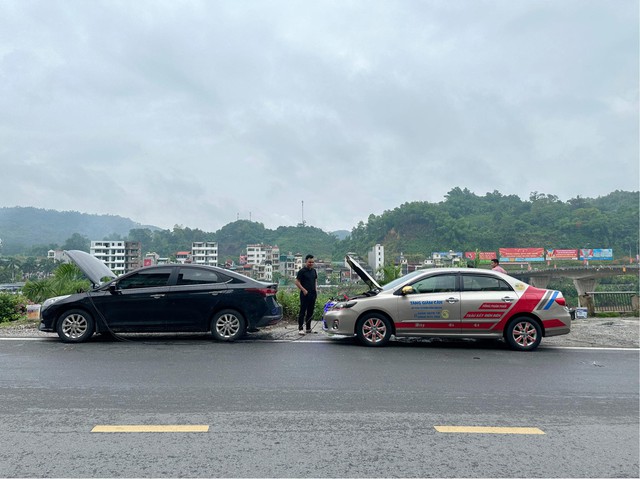 Sếp công ty dược cứu hộ hàng nghìn ô tô miễn phí bằng Toyota Corolla Altis: 'Có người bảo hâm, chẳng ai max rảnh thế này'- Ảnh 7. Sếp công ty dược cứu hộ hàng nghìn ô tô miễn phí bằng Toyota Corolla Altis: 'Có người bảo hâm, chẳng ai max rảnh thế này'- Ảnh 7.