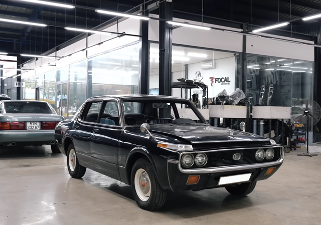 Dân chơi Việt độ lại Toyota Crown 49 năm tuổi như xe mới: Mất 120 ngày để hoàn thiện, có chi tiết giống Bentley- Ảnh 2. Dân chơi Việt độ lại Toyota Crown 49 năm tuổi như xe mới: Mất 120 ngày để hoàn thiện, có chi tiết giống Bentley- Ảnh 2.