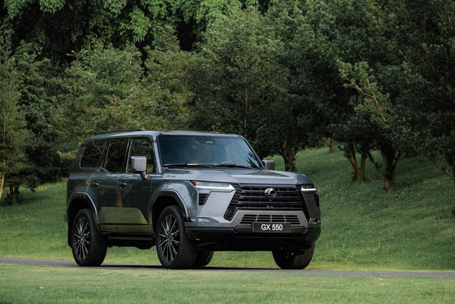 Lexus GX 550 ra mắt Việt Nam: Giá từ 6,2 tỷ, máy như Land Cruiser, nhiều công nghệ sang xịn chưa từng có- Ảnh 2. Lexus GX 550 ra mắt Việt Nam: Giá từ 6,2 tỷ, máy như Land Cruiser, nhiều công nghệ sang xịn chưa từng có- Ảnh 2.
