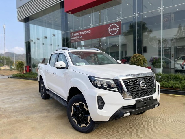 Nissan Navara dọn kho giảm giá tới 190 triệu tại đại lý: Bản ‘full’ còn 850 triệu, rẻ hơn Ranger Wildtrak cả trăm triệu đồng- Ảnh 4.