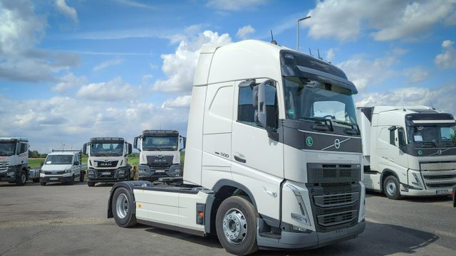 Thị trường xe tải Việt Nam có thể cán mốc 38.000 tỷ đồng sau 4 năm: Volvo, Mercedes đang là ‘trùm’, dễ có xe điện trong thời gian tới- Ảnh 2. Thị trường xe tải Việt Nam có thể cán mốc 38.000 tỷ đồng sau 4 năm: Volvo, Mercedes đang là ‘trùm’, dễ có xe điện trong thời gian tới- Ảnh 2.