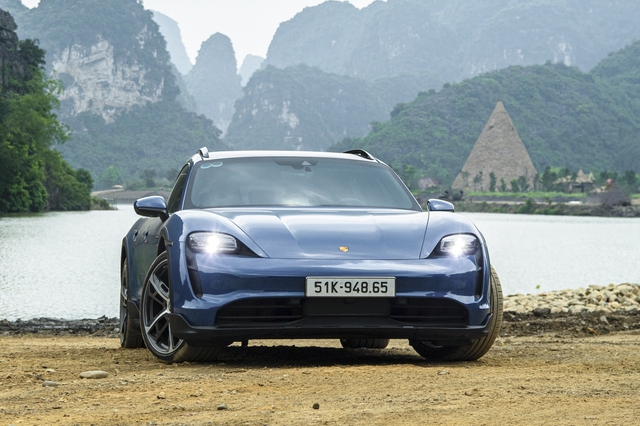 Bỏ 7 tỷ mua Porsche Taycan Cross Turismo đi phượt, đây là 3 thứ trải nghiệm bạn khó tìm thấy trên bất kỳ chiếc xe nào khác- Ảnh 9. Bỏ 7 tỷ mua Porsche Taycan Cross Turismo đi phượt, đây là 3 thứ trải nghiệm bạn khó tìm thấy trên bất kỳ chiếc xe nào khác- Ảnh 9.