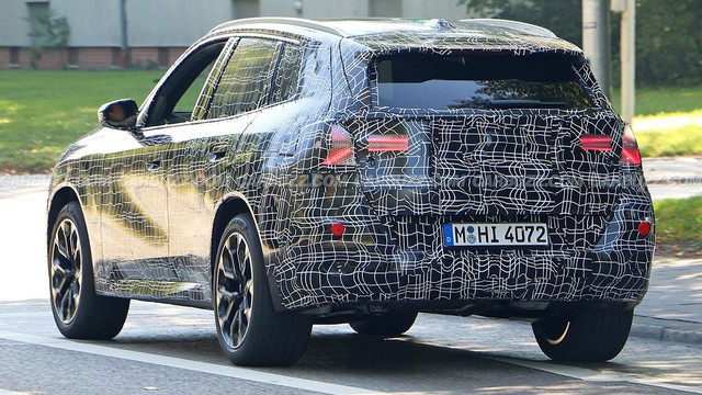 BMW X3 2025 bất ngờ lộ diện hoàn chỉnh: Lưới tản nhiệt dị như 7-Series, đèn như 5-Series, hông na ná iX- Ảnh 4. BMW X3 2025 bất ngờ lộ diện hoàn chỉnh: Lưới tản nhiệt dị như 7-Series, đèn như 5-Series, hông na ná iX- Ảnh 4.