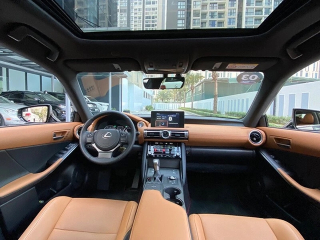 Lexus IS rút khỏi Việt Nam sau chưa đầy 4 năm ra mắt bản mới, nhường đất diễn cho C-Class, 3-Series- Ảnh 8. Lexus IS rút khỏi Việt Nam sau chưa đầy 4 năm ra mắt bản mới, nhường đất diễn cho C-Class, 3-Series- Ảnh 8.