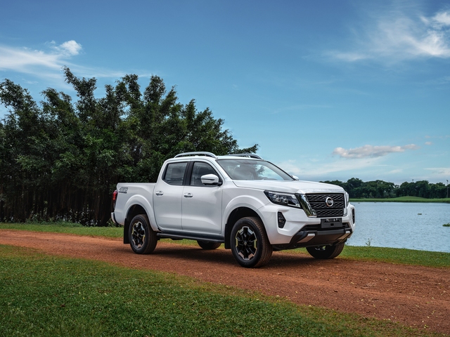 Nissan Navara 2024 ra mắt Việt Nam: Thêm phiên bản, chỉ còn từ 685 triệu đồng, cạnh tranh Ranger bằng giá mềm hơn bản cũ- Ảnh 2.