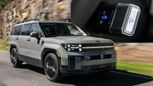 Chưa về Việt Nam, Hyundai Santa Fe đời mới đã gặp lỗi lớn: Về số P vẫn lăn bánh, chưa có tai nạn nghiêm trọng- Ảnh 2. Chưa về Việt Nam, Hyundai Santa Fe đời mới đã gặp lỗi lớn: Về số P vẫn lăn bánh, chưa có tai nạn nghiêm trọng- Ảnh 2.