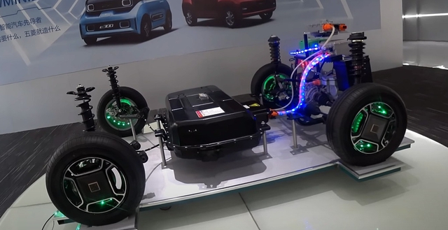 Sếp Wuling khẳng định xe chưa bao giờ tự cháy nổ, hãng kết hợp với một đối tác của VinFast để làm pin chất lượng- Ảnh 3. Sếp Wuling khẳng định xe chưa bao giờ tự cháy nổ, hãng kết hợp với một đối tác của VinFast để làm pin chất lượng- Ảnh 3.