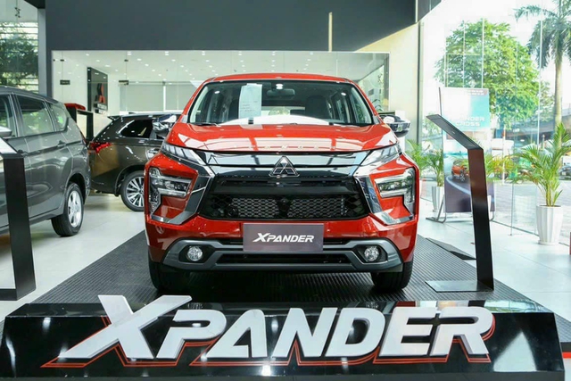 Mitsubishi Xpander AT Premium giá chỉ còn 578 triệu tại đại lý, bản cao nhất còn rẻ hơn Suzuki XL7 tiêu chuẩn- Ảnh 2. Mitsubishi Xpander AT Premium giá chỉ còn 578 triệu tại đại lý, bản cao nhất còn rẻ hơn Suzuki XL7 tiêu chuẩn- Ảnh 2.