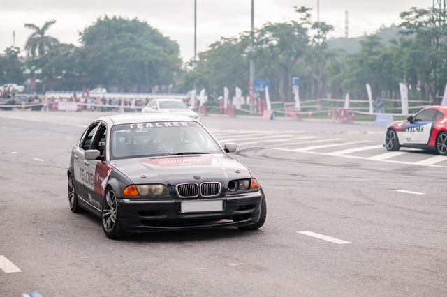 BMW 3-Series đời cũ càng sửa càng hỏng, dân chơi drift nổi tiếng Việt Nam 'bóc phốt' garage: 'Tốn hơn 200 triệu, may chưa văng máy ra ngoài'- Ảnh 2.