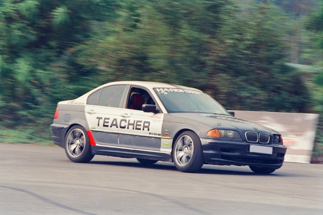 Cục máy được lắp đặt trên chiếc xe được anh Thế sử dụng để tập/biểu diễn drift. Cục máy được lắp đặt trên chiếc xe được anh Thế sử dụng để tập/biểu diễn drift.