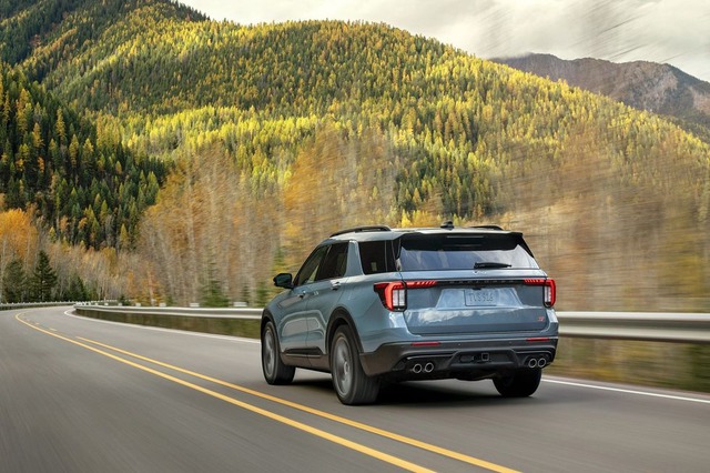 Công bố Ford Explorer 2025: Nâng cấp hệ thống giải trí, động cơ giữ nguyên, giá quy đổi từ 1,05 tỷ đồng- Ảnh 10. Công bố Ford Explorer 2025: Nâng cấp hệ thống giải trí, động cơ giữ nguyên, giá quy đổi từ 1,05 tỷ đồng- Ảnh 10.