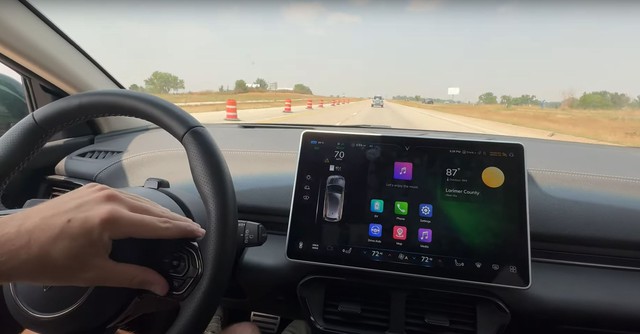 Thử VinFast VF 8 liên tục ở tốc độ 113km/h, chuyên gia cho biết: Chạy 386km còn 3% pin, vẫn đủ để đến trạm sạc- Ảnh 3. Thử VinFast VF 8 liên tục ở tốc độ 113km/h, chuyên gia cho biết: Chạy 386km còn 3% pin, vẫn đủ để đến trạm sạc- Ảnh 3.