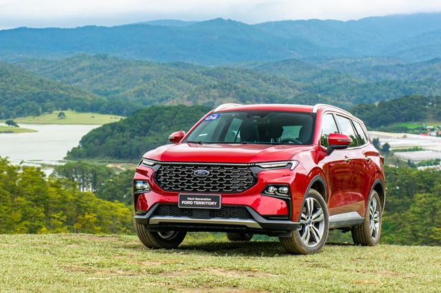 Ford Việt Nam thận trọng với xe điện, hybrid, dồn sức cho 4 dòng Transit, Ranger, Everest và Territory- Ảnh 6. Ford Việt Nam thận trọng với xe điện, hybrid, dồn sức cho 4 dòng Transit, Ranger, Everest và Territory- Ảnh 6.