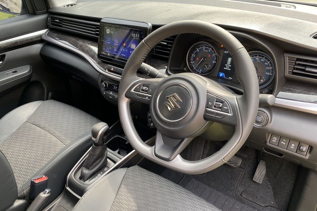 Suzuki XL7 hybrid lộ diện trước ngày ra mắt Việt Nam: Màu mới, dễ thêm ga tự động, CarPlay không dây, cạnh tranh Xpander- Ảnh 5. Suzuki XL7 hybrid lộ diện trước ngày ra mắt Việt Nam: Màu mới, dễ thêm ga tự động, CarPlay không dây, cạnh tranh Xpander- Ảnh 5.