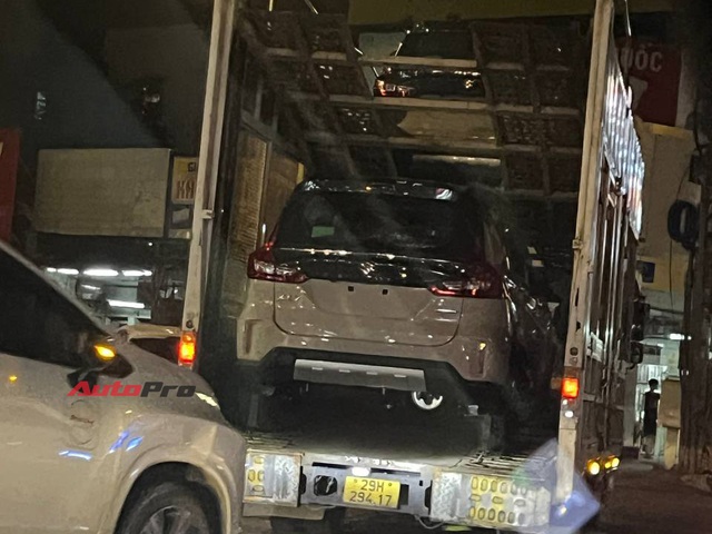 Suzuki XL7 hybrid lộ diện trước ngày ra mắt Việt Nam: Màu mới, dễ thêm ga tự động, CarPlay không dây, cạnh tranh Xpander- Ảnh 2. Suzuki XL7 hybrid lộ diện trước ngày ra mắt Việt Nam: Màu mới, dễ thêm ga tự động, CarPlay không dây, cạnh tranh Xpander- Ảnh 2.