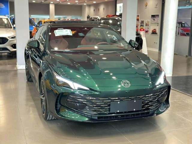 Lộ nội, ngoại thất MG7 tại đại lý trước ra mắt: Màn hình lớn có tiếng Việt, loa Bose, cửa nóc panorama, có ADAS cạnh tranh K5, Mazda6- Ảnh 2. Lộ nội, ngoại thất MG7 tại đại lý trước ra mắt: Màn hình lớn có tiếng Việt, loa Bose, cửa nóc panorama, có ADAS cạnh tranh K5, Mazda6- Ảnh 2.