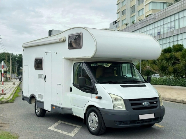 Ford Transit hàng độc bán lại giá hơn 1 tỷ đồng sau 17 năm: Đã độ motorhome 3 giường ngủ, tiện nghi như căn hộ mini- Ảnh 2. Ford Transit hàng độc bán lại giá hơn 1 tỷ đồng sau 17 năm: Đã độ motorhome 3 giường ngủ, tiện nghi như căn hộ mini- Ảnh 2.