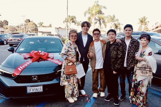 Bằng Kiều tặng con trai Honda Civic 2024 sắp ra mắt Việt Nam, giá quy đổi hơn 650 triệu đồng- Ảnh 1. Bằng Kiều tặng con trai Honda Civic 2024 sắp ra mắt Việt Nam, giá quy đổi hơn 650 triệu đồng- Ảnh 1.