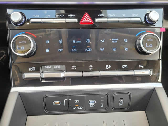 Mua 2 chiếc Hyundai Santa Fe 2024 để thay Discovery đang đi, chủ xe chia sẻ: 'Không sang bằng nhưng vẫn có điểm hơn Land Rover'- Ảnh 12. Mua 2 chiếc Hyundai Santa Fe 2024 để thay Discovery đang đi, chủ xe chia sẻ: 'Không sang bằng nhưng vẫn có điểm hơn Land Rover'- Ảnh 12.