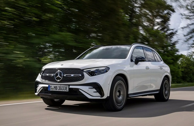 Mercedes-Benz GLC 350e 2025 ra mắt: PHEV, 313 mã lực, chạy tối đa 87km không cần xăng, giá quy đổi từ 1,5 tỷ đồng- Ảnh 1. Mercedes-Benz GLC 350e 2025 ra mắt: PHEV, 313 mã lực, chạy tối đa 87km không cần xăng, giá quy đổi từ 1,5 tỷ đồng- Ảnh 1.