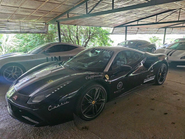 Loạt Ferrari của ông Đặng Lê Nguyên Vũ lộ ảnh lên tem chuẩn bị tham gia Gumball 3000, CĐM nhận xét: 'Vẫn thiếu nhiều siêu phẩm'- Ảnh 10.