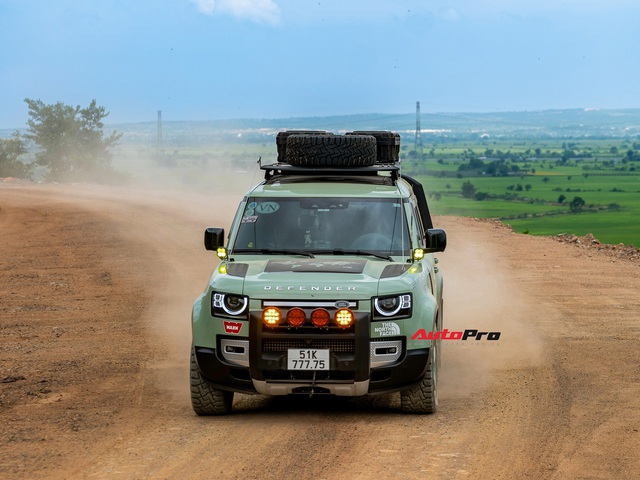 9x kể chuyện sắp lái Land Rover Defender đi phượt: Từ Việt Nam qua châu Âu đến Nam Mỹ, chuẩn bị 6 tháng, phải tập luyện cường độ cao- Ảnh 18. 9x kể chuyện sắp lái Land Rover Defender đi phượt: Từ Việt Nam qua châu Âu đến Nam Mỹ, chuẩn bị 6 tháng, phải tập luyện cường độ cao- Ảnh 18.