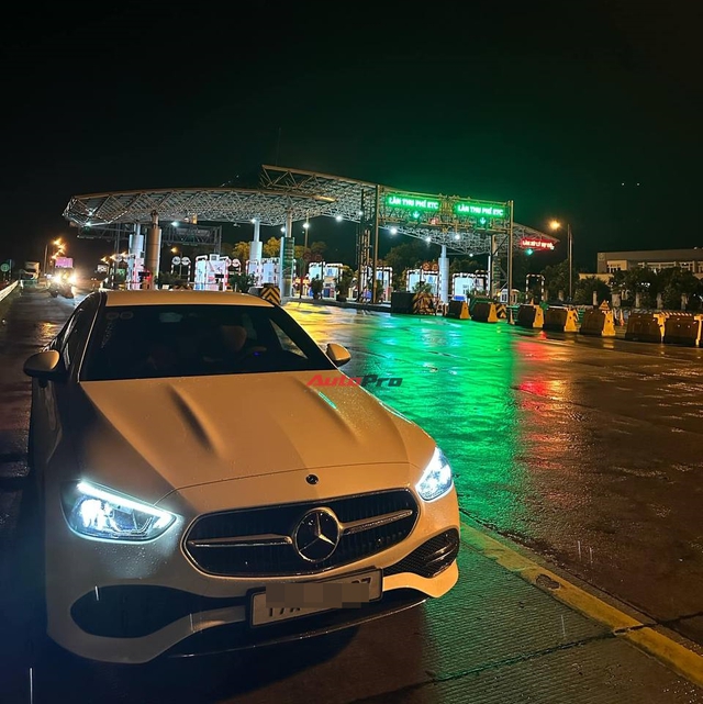 'Kẻ khóc người cười' trước việc giảm lệ phí trước bạ: Người 'vỡ òa' khi tiết kiệm gần 60 triệu, người 'hụt hẫng' vuột mất 80 triệu khi mới bấm biển vài ngày- Ảnh 2. 'Kẻ khóc người cười' trước việc giảm lệ phí trước bạ: Người 'vỡ òa' khi tiết kiệm gần 60 triệu, người 'hụt hẫng' vuột mất 80 triệu khi mới bấm biển vài ngày- Ảnh 2.