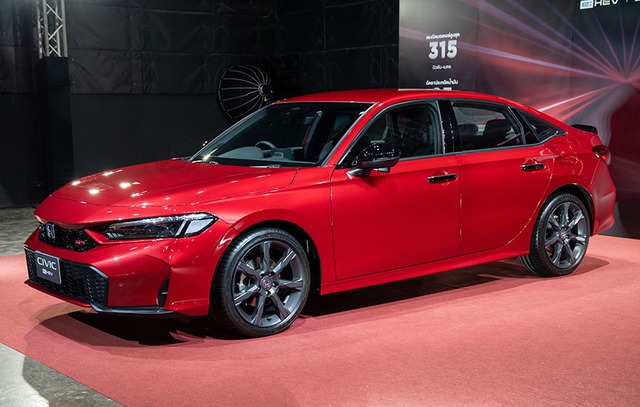 Honda Civic 2025 nhận cọc tại Việt Nam: 3 bản, thiết kế mới, thêm động cơ hybrid cạnh tranh Corolla Altis- Ảnh 2. Honda Civic 2025 nhận cọc tại Việt Nam: 3 bản, thiết kế mới, thêm động cơ hybrid cạnh tranh Corolla Altis- Ảnh 2.