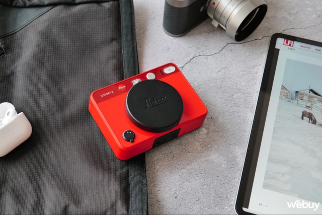 Ra đường chụp ảnh với Leica Sofort 2: Chụp in ngay và có cả bản số, màu ảnh hoài cổ- Ảnh 3. Ra đường chụp ảnh với Leica Sofort 2: Chụp in ngay và có cả bản số, màu ảnh hoài cổ- Ảnh 3.