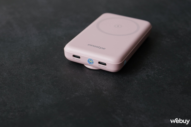 Pin dự phòng MagSafe 2-trong-1 cho iPhone và Apple Watch: Sạc được 4 thiết bị cùng lúc, dung lượng 10.000mAh, giá chỉ 1,5 triệu đồng- Ảnh 7. Pin dự phòng MagSafe 2-trong-1 cho iPhone và Apple Watch: Sạc được 4 thiết bị cùng lúc, dung lượng 10.000mAh, giá chỉ 1,5 triệu đồng- Ảnh 7.