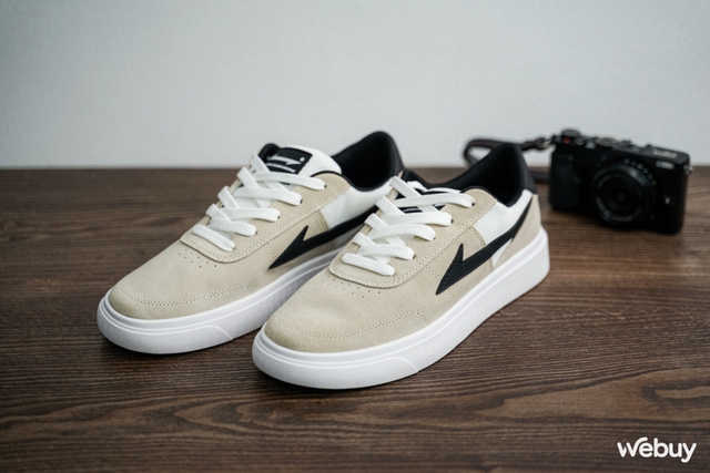 Giày RieNevan Snap Classick thương hiệu Việt: Gia công rất tốt, mới đi thấy hơi dở, điểm cộng lớn ở lót giày siêu êm- Ảnh 1. Giày RieNevan Snap Classick thương hiệu Việt: Gia công rất tốt, mới đi thấy hơi dở, điểm cộng lớn ở lót giày siêu êm- Ảnh 1.