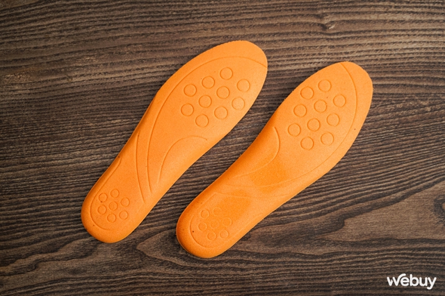 Giày RieNevan Snap Classick thương hiệu Việt: Gia công rất tốt, mới đi thấy hơi dở, điểm cộng lớn ở lót giày siêu êm- Ảnh 8. Giày RieNevan Snap Classick thương hiệu Việt: Gia công rất tốt, mới đi thấy hơi dở, điểm cộng lớn ở lót giày siêu êm- Ảnh 8.