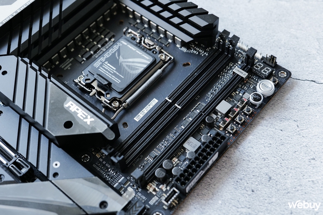 Trải nghiệm nhanh ROG MAXIMUS Z790 APEX ENCORE: Bo mạch chủ hàng đầu cho người dùng thích "em yêu khoa học"- Ảnh 11. Trải nghiệm nhanh ROG MAXIMUS Z790 APEX ENCORE: Bo mạch chủ hàng đầu cho người dùng thích "em yêu khoa học"- Ảnh 11.