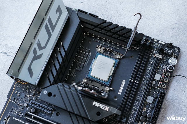 Trải nghiệm nhanh ROG MAXIMUS Z790 APEX ENCORE: Bo mạch chủ hàng đầu cho người dùng thích "em yêu khoa học"- Ảnh 9. Trải nghiệm nhanh ROG MAXIMUS Z790 APEX ENCORE: Bo mạch chủ hàng đầu cho người dùng thích "em yêu khoa học"- Ảnh 9.