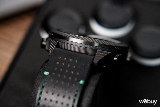 Trên tay Garmin MARQ Golfer Carbon Edition giá 80 triệu: Siêu smartwatch đẳng cấp cho người mê đánh gôn- Ảnh 10. Trên tay Garmin MARQ Golfer Carbon Edition giá 80 triệu: Siêu smartwatch đẳng cấp cho người mê đánh gôn- Ảnh 10.