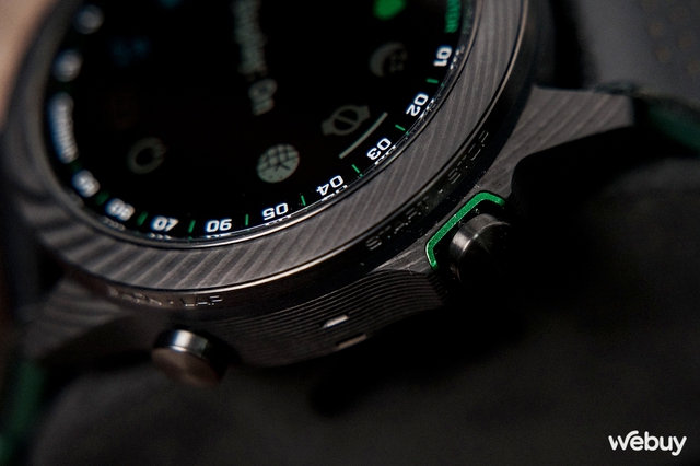 Trên tay Garmin MARQ Golfer Carbon Edition giá 80 triệu: Siêu smartwatch đẳng cấp cho người mê đánh gôn- Ảnh 11. Trên tay Garmin MARQ Golfer Carbon Edition giá 80 triệu: Siêu smartwatch đẳng cấp cho người mê đánh gôn- Ảnh 11.