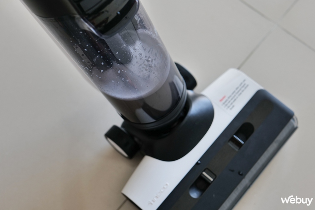 Trải nghiệm Tineco Floor One S6: Vừa lau vừa hút, dọn sạch cả vết cà phê đổ, tự giặt con lăn và phát hiện độ bẩn- Ảnh 17. Trải nghiệm Tineco Floor One S6: Vừa lau vừa hút, dọn sạch cả vết cà phê đổ, tự giặt con lăn và phát hiện độ bẩn- Ảnh 17.