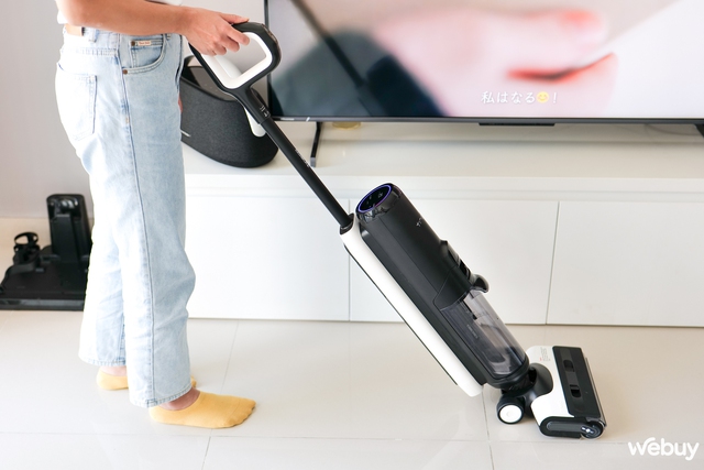 Trải nghiệm Tineco Floor One S6: Vừa lau vừa hút, dọn sạch cả vết cà phê đổ, tự giặt con lăn và phát hiện độ bẩn- Ảnh 1. Trải nghiệm Tineco Floor One S6: Vừa lau vừa hút, dọn sạch cả vết cà phê đổ, tự giặt con lăn và phát hiện độ bẩn- Ảnh 1.